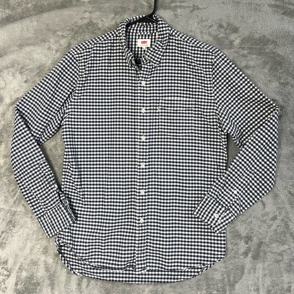 Levi’s Navy Gingham Button-Up Shirt Men’s Medium Classic Fit‎